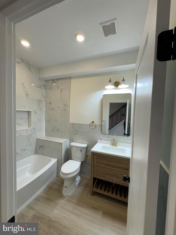 Photo - 2043 N Randolph St