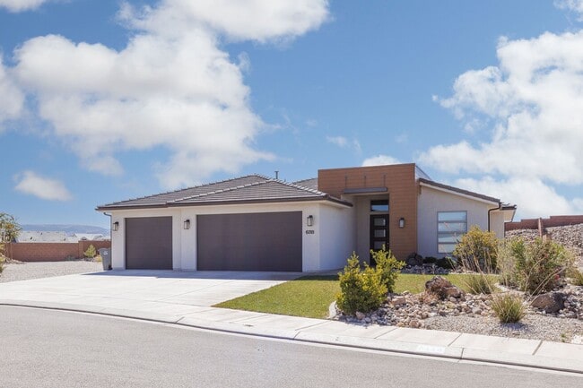 6118 S Salix Wy