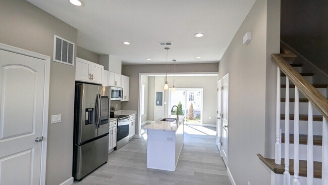 Photo - 2253 Papermill Rd