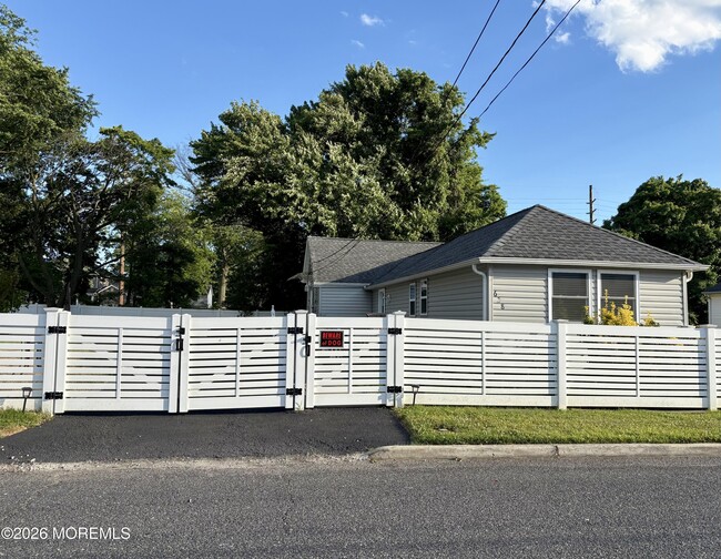 Photo - 628 Columbia Ave