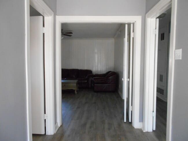 Photo - 2614 31st St