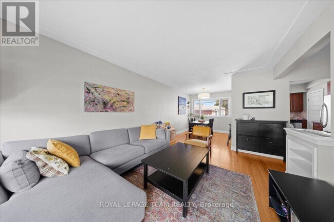 Photo - 753 Dickens Ave
