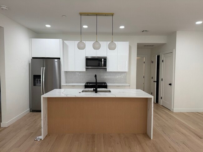 Photo - 43 Withington St Unit 43 Withington st #4