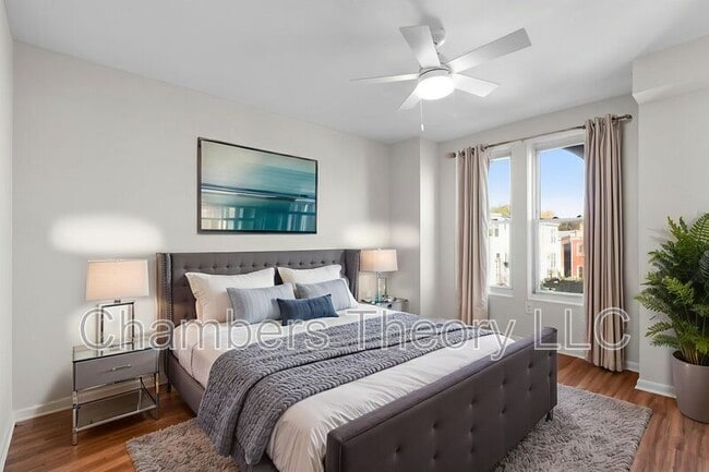 Photo - 1309 Emerald St NE