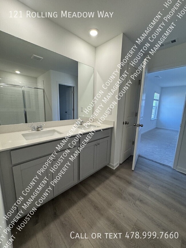 Photo - 121 Rolling Mdw Wy