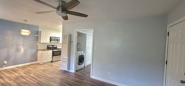 Photo - 637 Stiles Ave