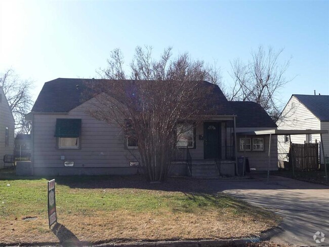 Building Photo - 1916 NW Oak Ave Rental