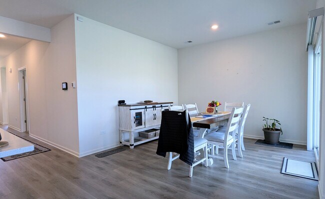 Photo - 1194 Woodlily Ln