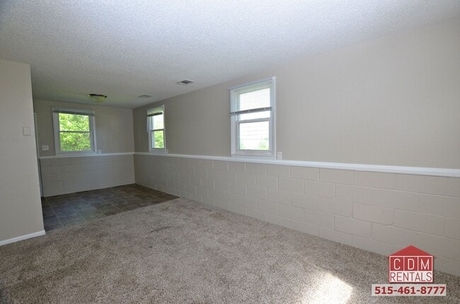 Photo - Nicely Updated Duplex