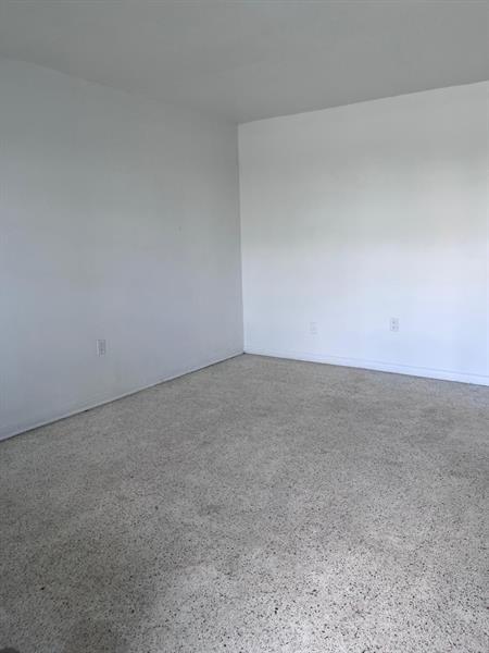 Photo - 598 Douglas Rd Unit 3