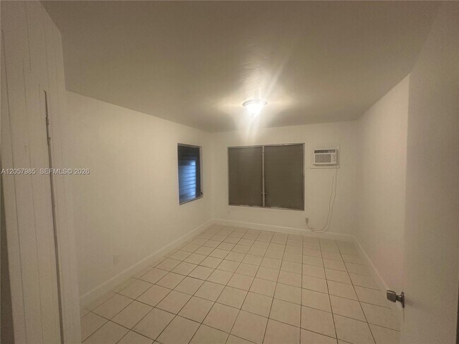 Photo - 3404 SW 14th St Unit R
