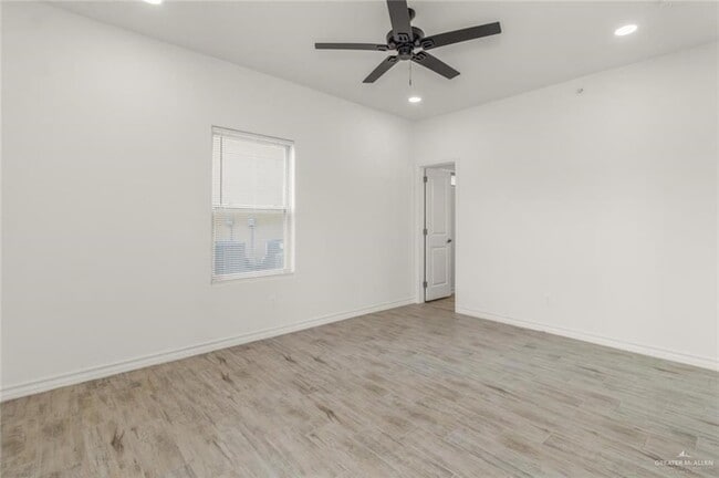 Photo - 900 E Redbud Ave Unidad 16B8