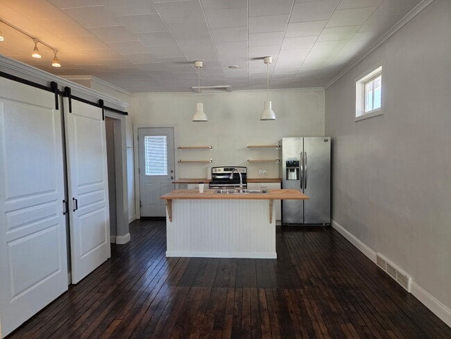 Photo - 1299 Stuart St