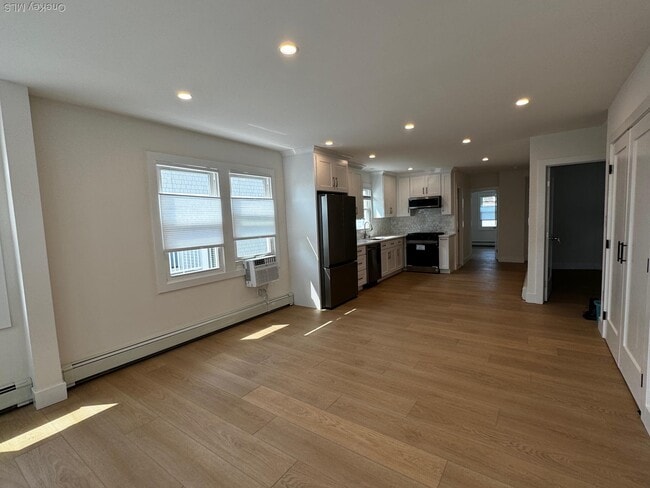 Photo - 253 W Market St Unit Main