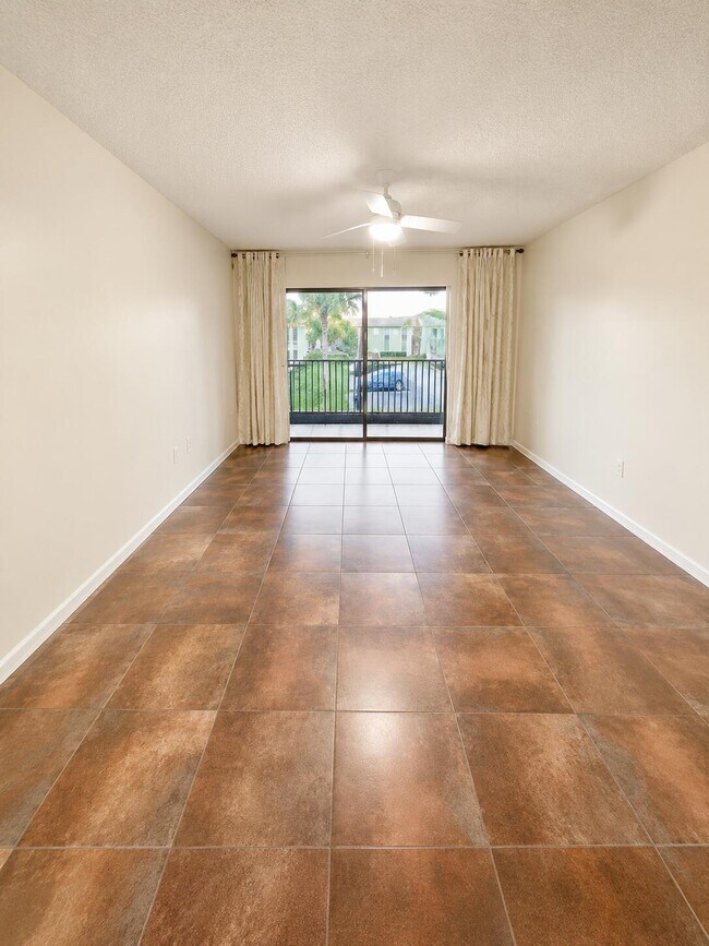 Photo - 4147 NW 90th Ave Unidad 206