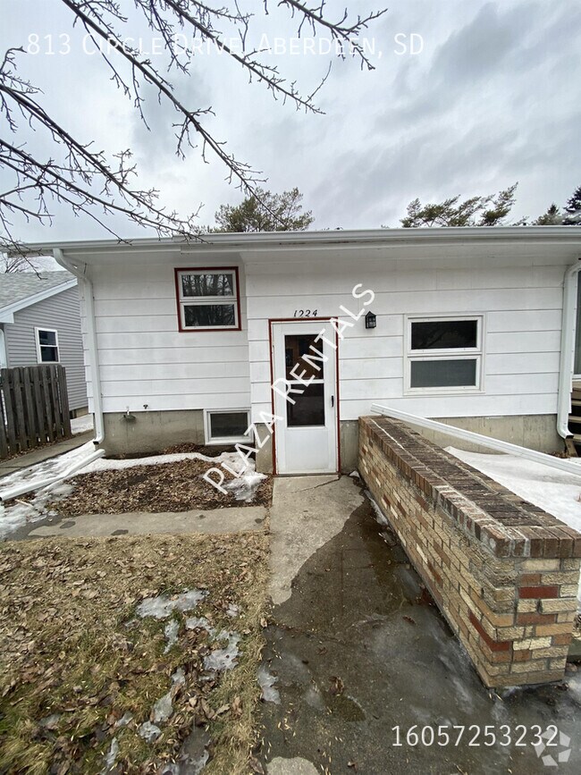 Building Photo - 1224 Lloyd St N Unit 4 Plex Rental