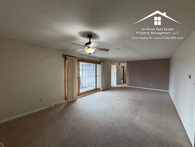 Photo - 1803 N School Blvd