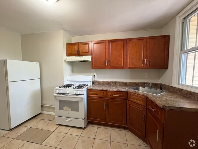 Building Photo - 787 Summer Ave Unit 3 Rental