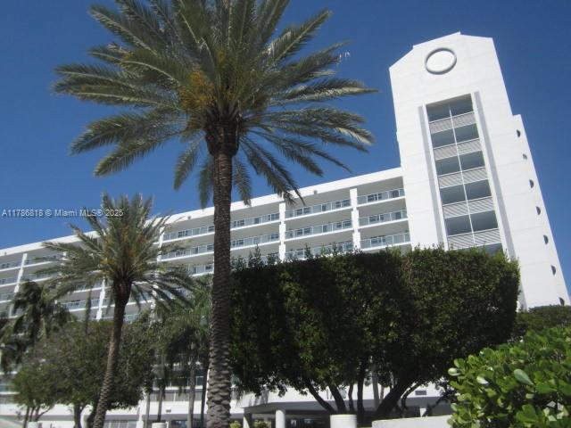 Building Photo - 17700 N Bay Rd Unit 1010 Rental