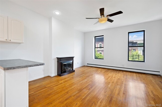 Photo - 118 W 136TH St