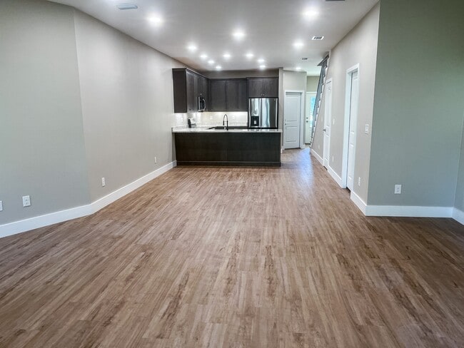 Photo - 2879 Leahs Ln