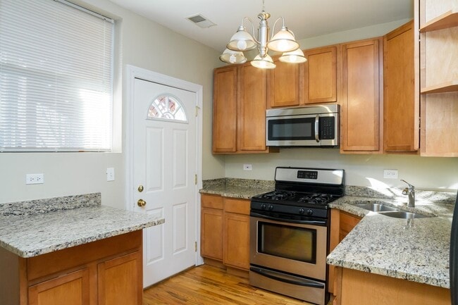 Photo - 1642.5 W Greenleaf Ave Unit 2N