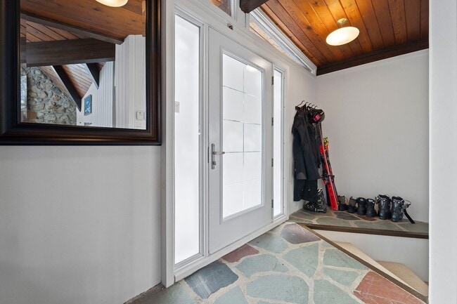 Photo - 8 Pl. d'Artois