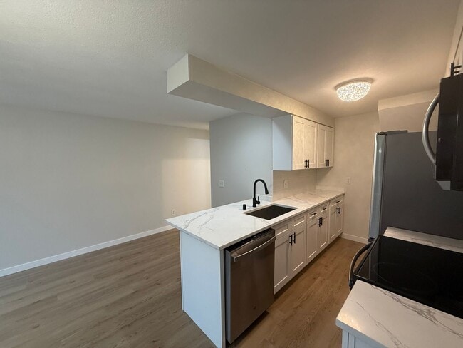 Photo - Beautifully Renovated 2 Bed/1.5 bath Condo Edmonds, WA. $2600/mo. Unit B4