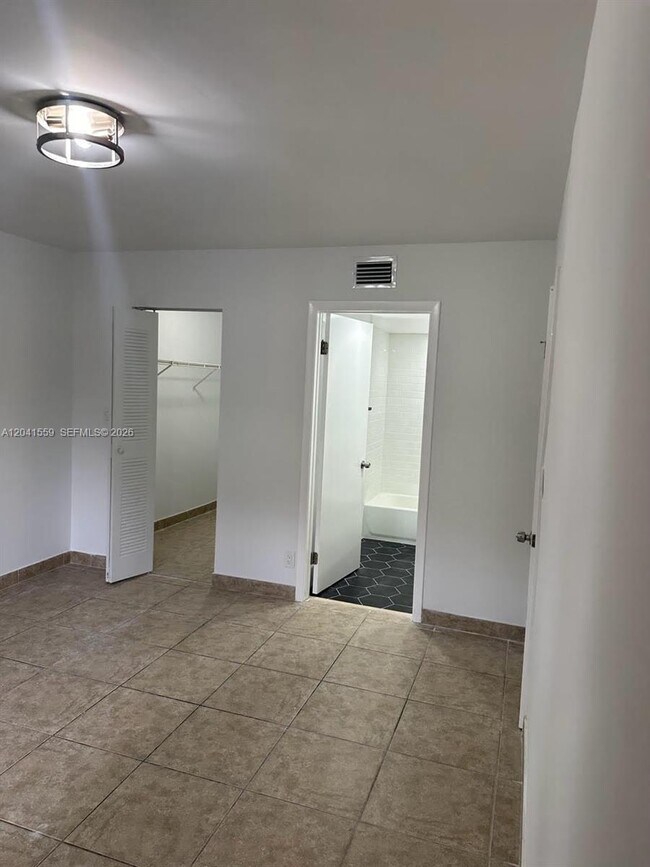 Photo - 8100 Geneva Ct Unit 142