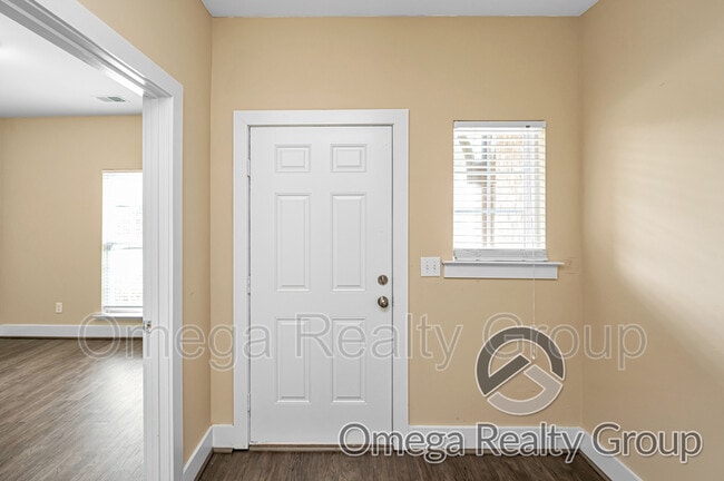 Photo - 252 Chesser Park Dr