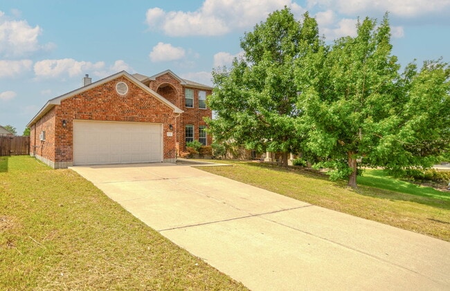 "Spacious 4-Bedroom Retreat with 2.5 Baths... - "Spacious 4-Bedroom Retreat with 2.5 Baths... Apartment