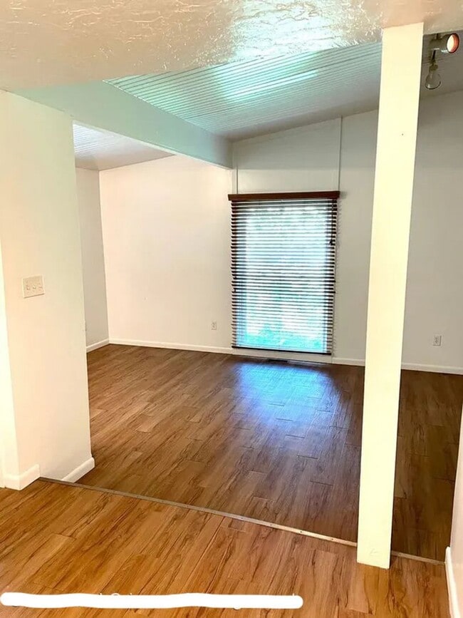 Photo - 5258 N State Rd 37 Business