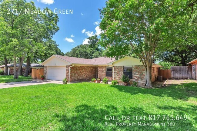 Photo - 2717 Meadow Green