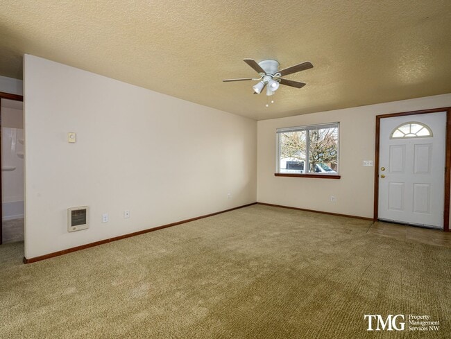Photo - Don’t miss out on this spacious 2-bedroom duplex with premier outdoor space!