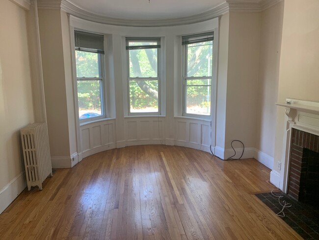 Photo - 1487 Beacon St Unidad #3 Rental