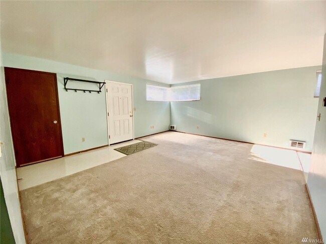 Photo - 2bd/1ba Seattle Triplex