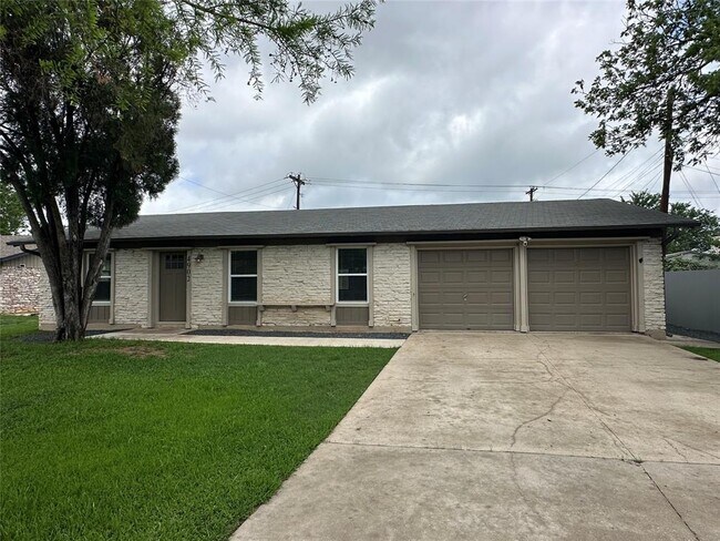 Photo - 4902 Winding Trail