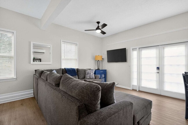 Photo - 1001 Bedford Dr Unit SI ID1591553P