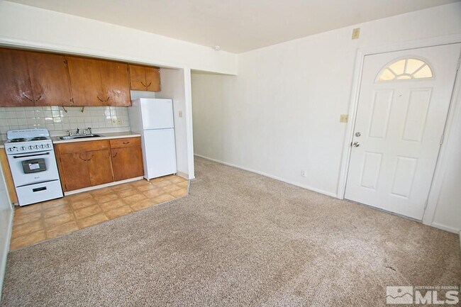 Photo - 1050 Holcomb Ave Unit A