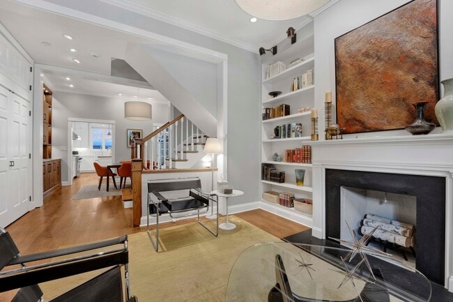 Photo - 2109 N Clark St