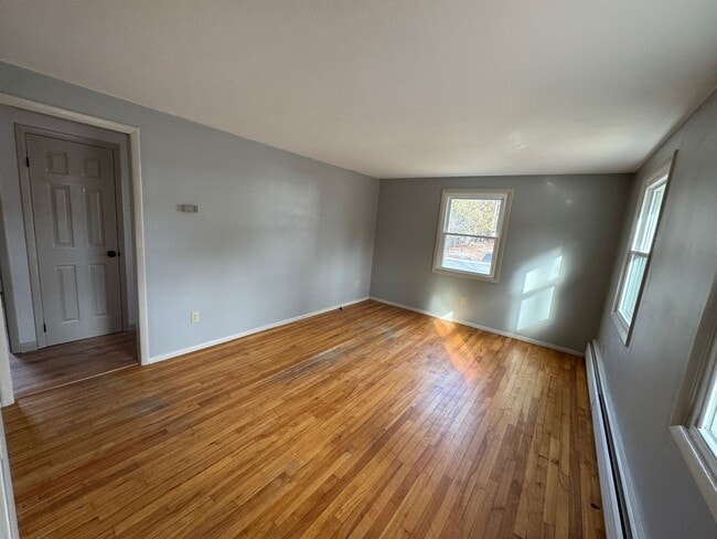 Photo - 10 Hardy Ave