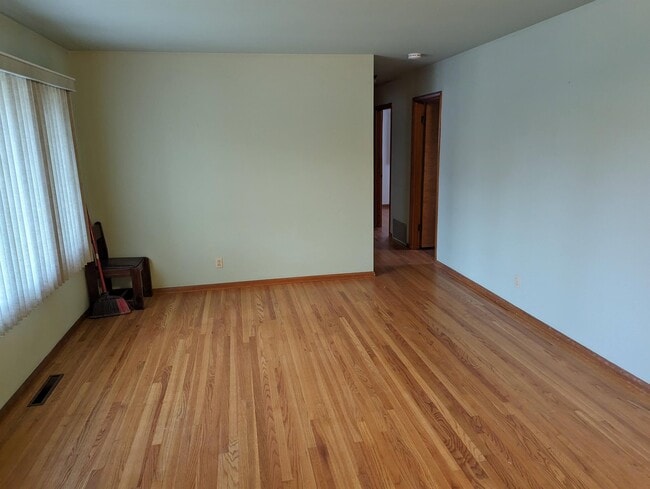 Photo - 9 Glenview Dr