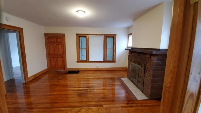 Photo - 303 Laforte Ave