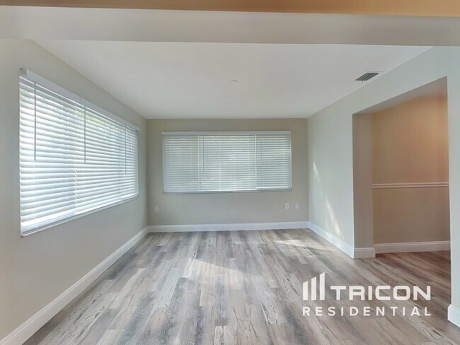 Photo - 1715 Scott St