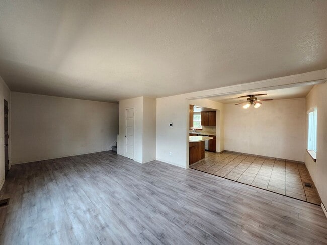 1211 Torbett St
