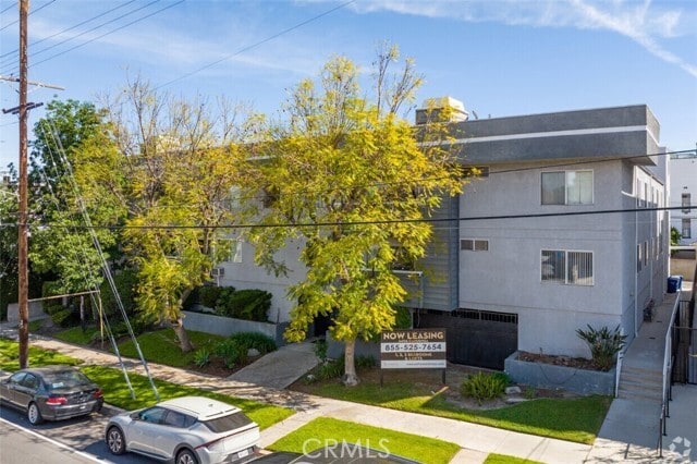 Building Photo - 4406 Cahuenga Blvd Unit 109A