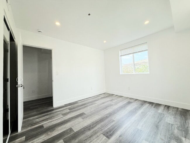 Building Photo - 2853 Cincinnati St Unit 4 Rental
