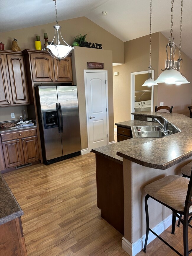 Photo - 5214 Big Ship