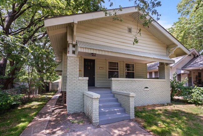 Photo - 631 SW Lindenwood Ave