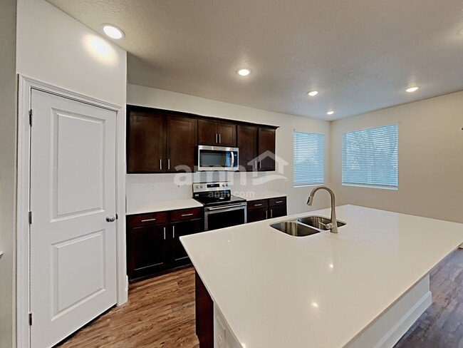Photo - 2151 E Silverado Ln